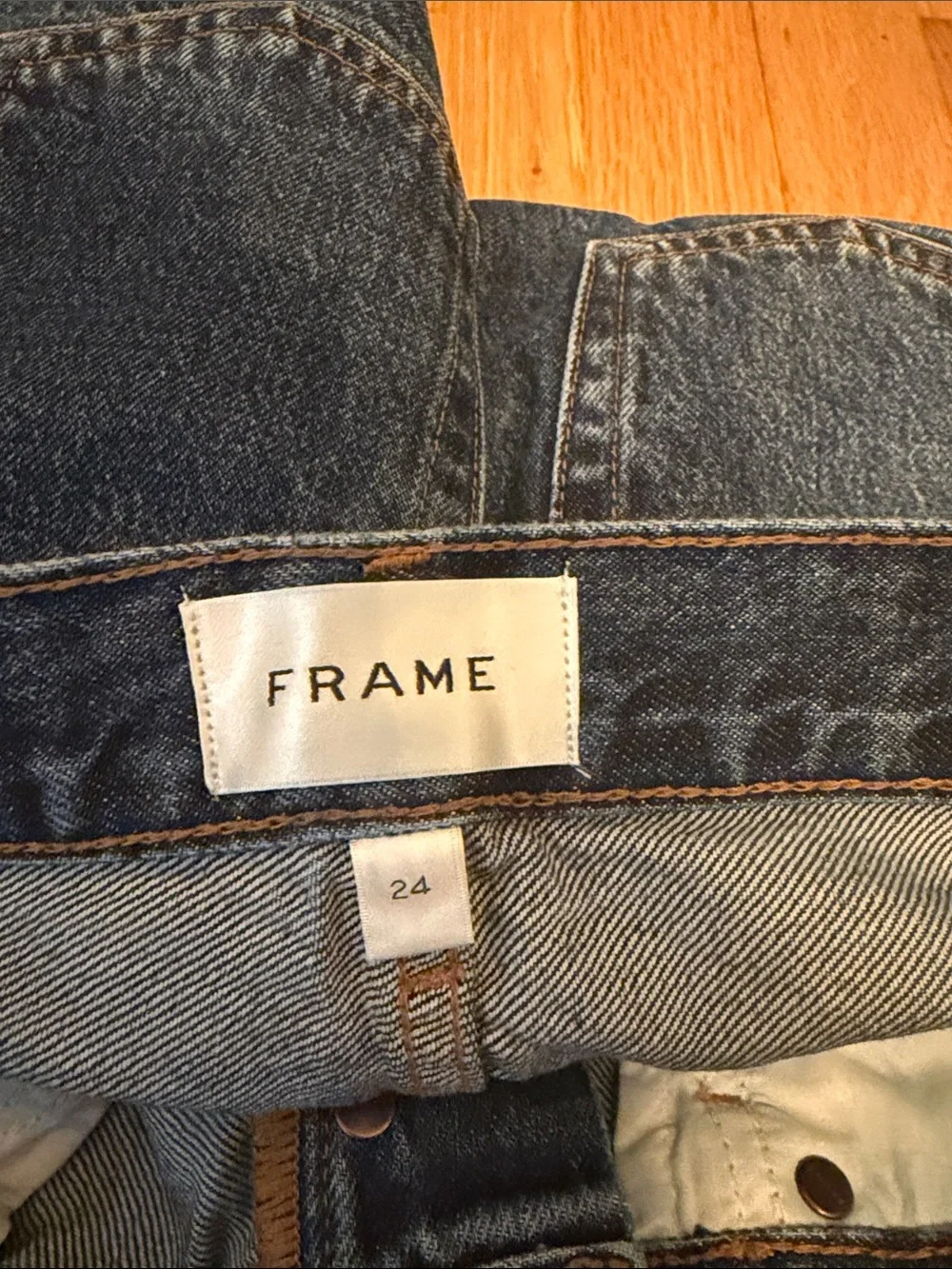 Frame Denim The Long Hang Jean Shorts in “Goose” wash - Size 24
